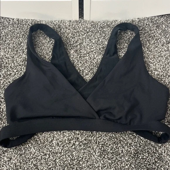Fabletics Eden Bra in Black - Picture 4 of 8